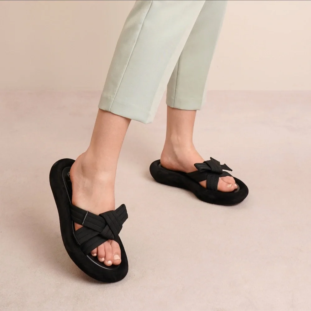 Christian Louboutin Matriciasummer Flat - Picture 2 of 5